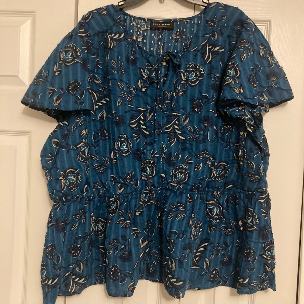 Lane Bryant Size 28 Floral Flutter Sleeve Top Blouse Shirt Tunic Flowers